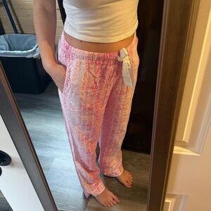Victoria's Secret Pink and White Lounge Pants